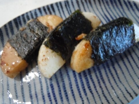 お弁当に簡単☆かまぼこの海苔まき醤油焼き